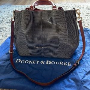 Dooney & Bourke Bag